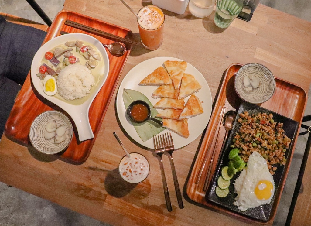 台中美食。西區∥開泰碗 - 猶如身在泰國鄉間的小餐館