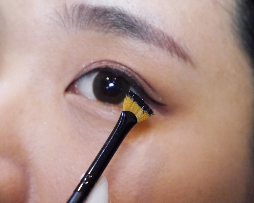 美妝 彩妝新手刷具推薦 那些我不能沒有的刷具 Ft Nes睫毛膏刷 洗刷水 The Jessica C 痞客邦