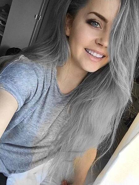 girl-goals-grey-hair-hair-Favim.com-3212360.jpg