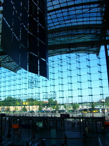 柏林中央車站，超現代，又大又漂亮!