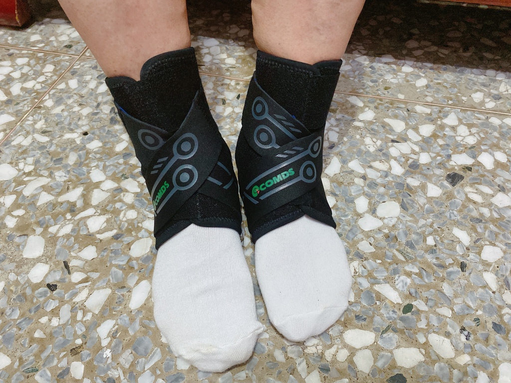 運動專用護踝分享康得適評價康得適貼紮機能護踝MIT台灣