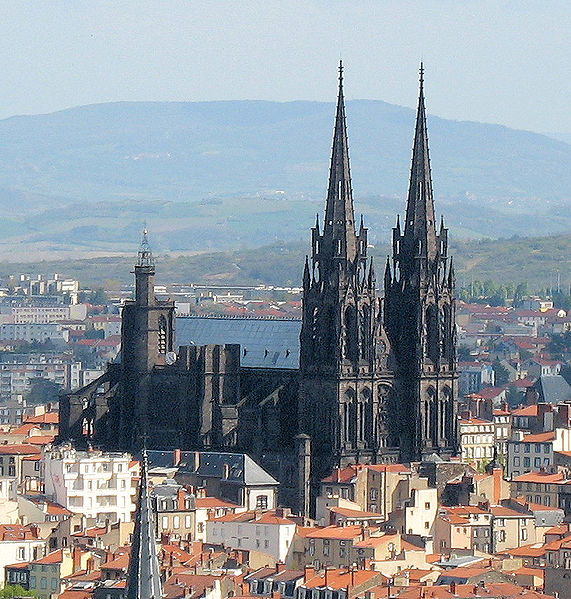 571px-Cathedrale_vue_de_montjuzet_detail