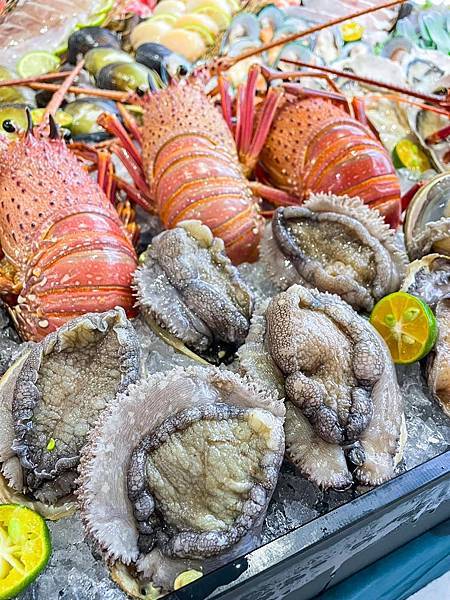 「高雄美食」《 RINKA梨花A5和牛放題 》|高雄最浮誇火 「高雄美食」《 RINKA梨花A5和牛放題 》|高雄最浮誇火