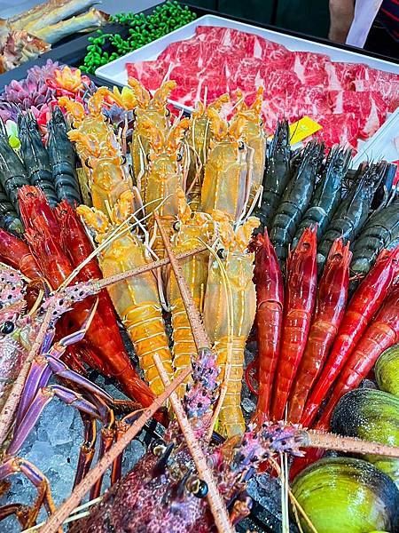 「高雄美食」《 RINKA梨花A5和牛放題 》｜高雄最浮誇火