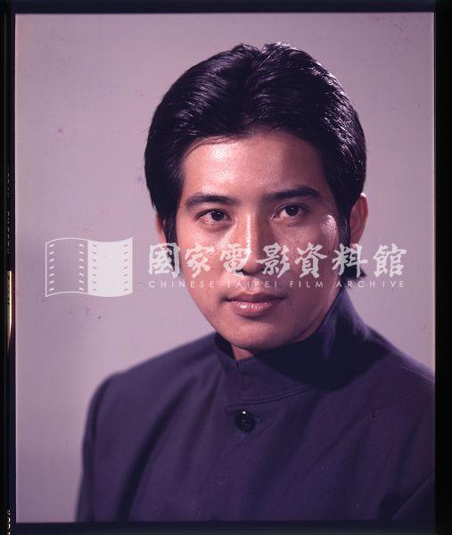 1975年《吾土吾民》，秦漢飾李月亭。