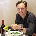 tony-goldwyn-thenewpotato-0-620x3602.jpg