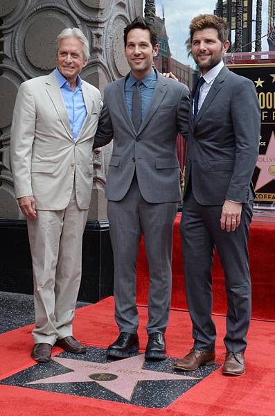 Paul-Rudd-gets-a-star-on-the-Hollywood-Walk-of-Fame_5_1.jpg