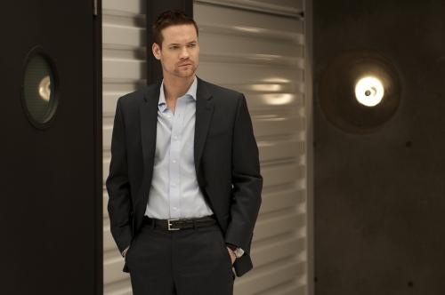 shane-west-on-nikita_500x332.jpg