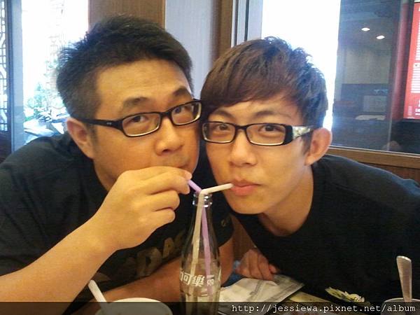 感情這麼好啊 V.V