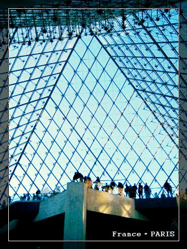 Musee louvre_pyramid3.jpg