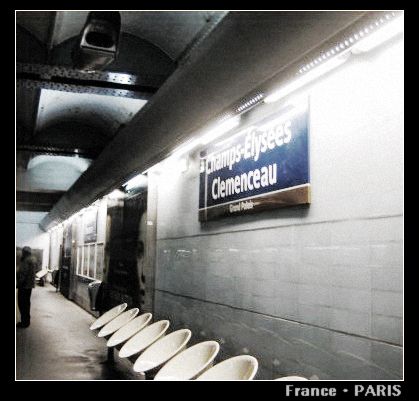 Metro_Champs-Elysees Clemenceau1.jpg