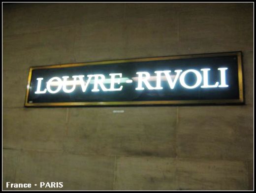 Metro_Louvre Rivoli1.jpg