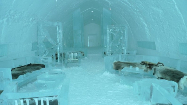 IceHotel_Icebar2.JPG