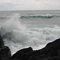 海浪拍上岸