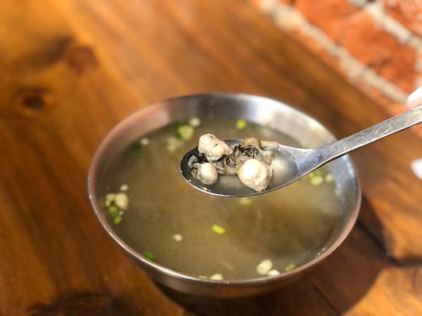 ＋（松江南京小吃）台南無刺虱目魚-肉燥飯上鋪滿虱目魚皮 鮮甜