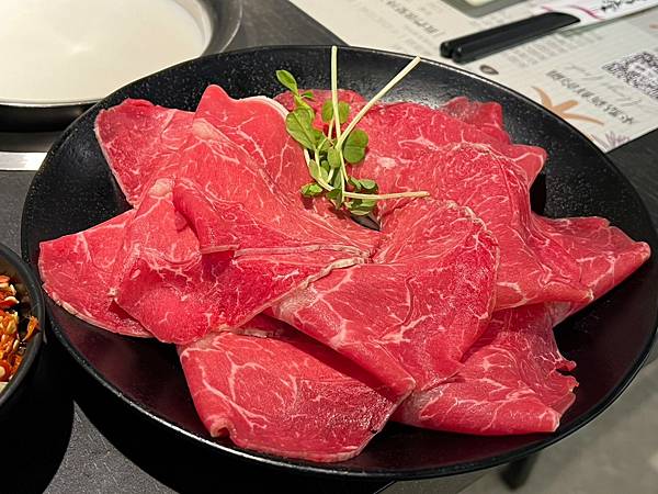 （基隆火鍋）築火鍋～基隆高CP值火鍋 ~海鮮肉品超新鮮、可愛