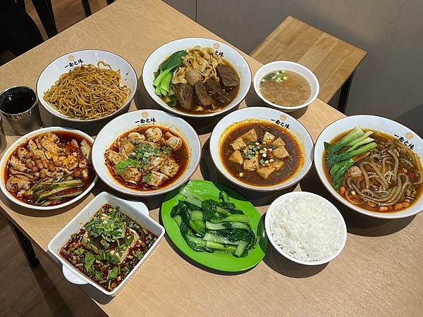 ＋（蘆洲美食）一面之緣～破千好評人氣麵食館！湖北口味牛肉麵、