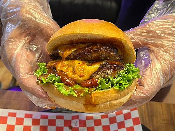 （信義區美食）Lin's Burger 林斯漢堡美式餐廳～台