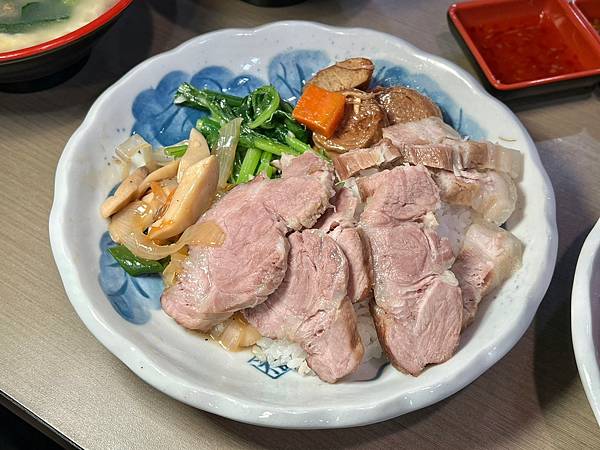 +（三重便當）柴霸煮～2023新開幕三重便當新選擇！蒜泥白肉