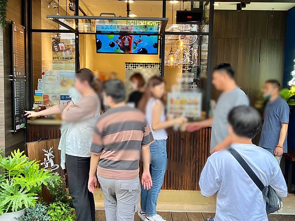 （逢甲飲料）津鹿堂逢甲店～嚴選台灣茶、手炒蔗糖、生津止渴好滋