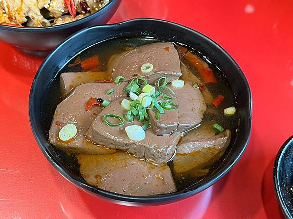 (林美食)老梗~肉先蒸後甜美味!熊掌青椒 (林美食)老梗~肉先蒸後甜美味!熊掌青椒