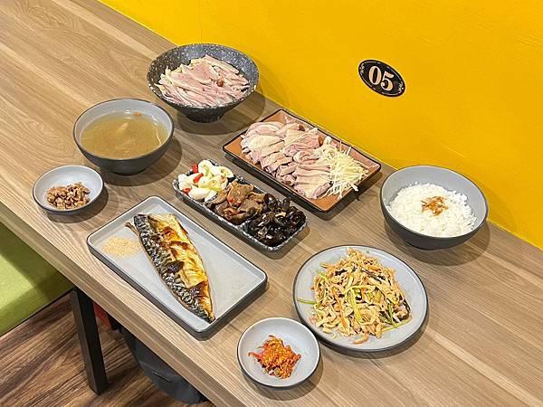 +(中山區美食)鵝娘去骨鵝肉~高CP值小吃!鵝油飯20元、下 +(中山區美食)鵝娘去骨鵝肉~高CP值小吃!鵝油飯20元、下