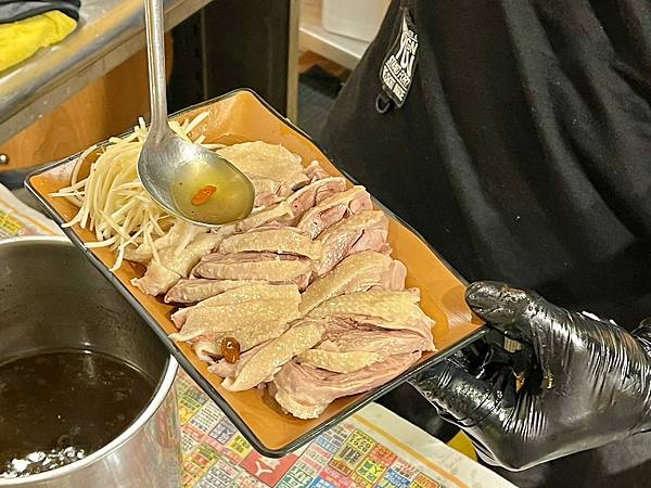 +(中山區美食)鵝娘去骨鵝肉~高CP值小吃!鵝油飯20元、下 +(中山區美食)鵝娘去骨鵝肉~高CP值小吃!鵝油飯20元、下