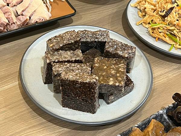 +(中山區美食)鵝娘去骨鵝肉~高CP值小吃!鵝油飯20元、下 +(中山區美食)鵝娘去骨鵝肉~高CP值小吃!鵝油飯20元、下