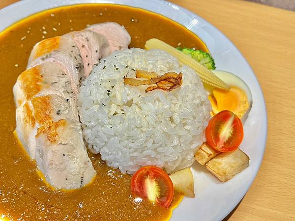 (信義咖哩)老莫派咖哩2023新開幕松菸咖哩專賣店!炸蝦、