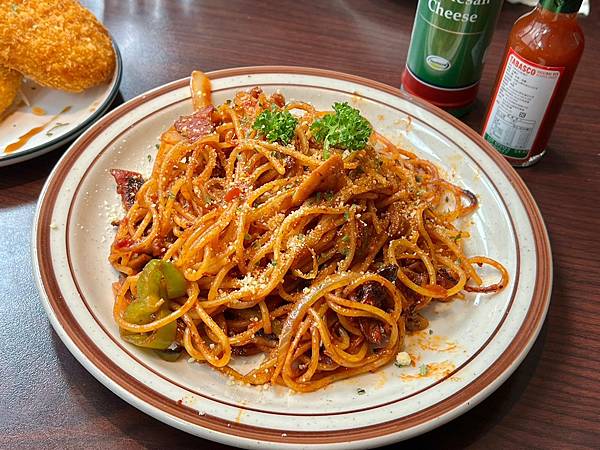 (士林美食)日向洋食拿坡里義大利麵、超濃咖哩豬排飯、手工限