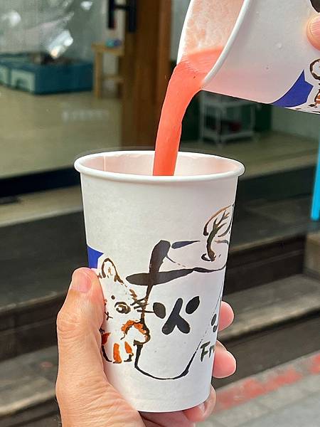 *（士林果汁）灰小丸果汁店～新鮮現打果汁、獨特西瓜水梨汁、超