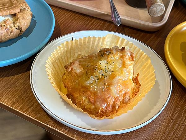 ＋（三重甜點）OLD BOY 咖啡甜點～手作蛋糕、香濃司康、