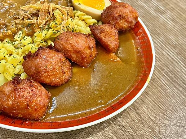 ＋（板橋咖哩）小吉咖哩文化店～超濃咖哩飯專賣店！土魠魚、獅子