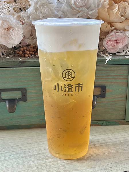 ＋（台中飲料）小澄市台中精誠旗艦店～鮮榨蘋果紅玉、塩雪四季春