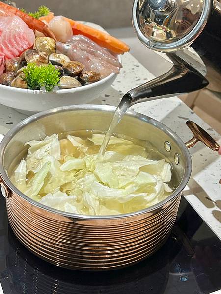 ＊（台北火鍋）食客三千火鍋～平價消費、網美裝潢火鍋只要298