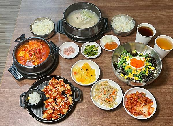 （安平美食）庫霸豬肉湯飯～台南最好吃韓國料理推薦！鮮甜道地豬