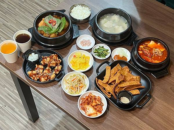 （安平美食）庫霸豬肉湯飯～台南最好吃韓國料理推薦！鮮甜道地豬