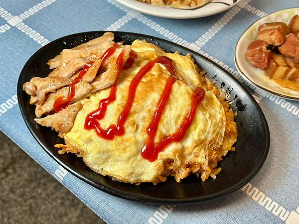 +(高雄炒飯)三元蛋包炒飯專賣店~現炒蛋包炒飯只要70元起! +(高雄炒飯)三元蛋包炒飯專賣店~現炒蛋包炒飯只要70元起!