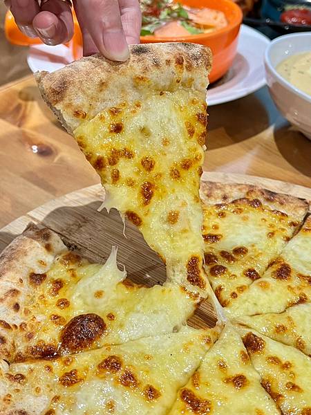(蘆洲PIZZA)拍拍手披薩咖啡~破千則好評巷弄美食~爐烤披 (蘆洲PIZZA)拍拍手披薩咖啡~破千則好評巷弄美食~爐烤披