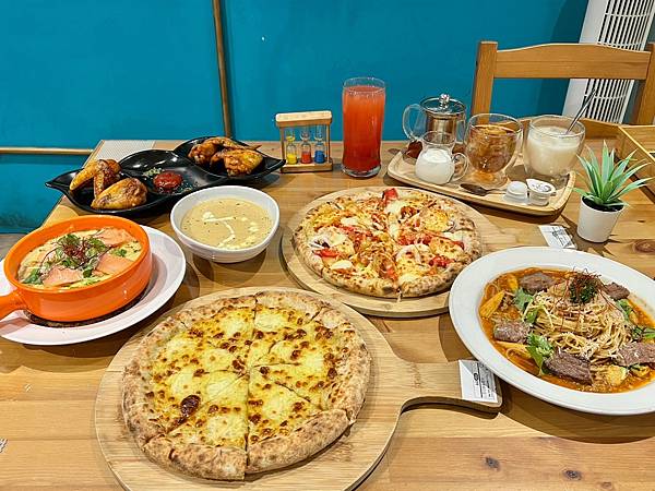 (蘆洲PIZZA)拍拍手披薩咖啡~破千則好評巷弄美食~爐烤披 (蘆洲PIZZA)拍拍手披薩咖啡~破千則好評巷弄美食~爐烤披