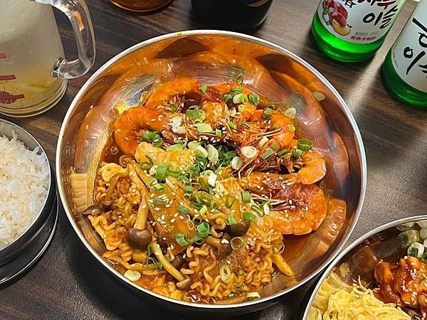 (台中韓式餐廳)燒酒杯韓式餐酒館~料好實在豆腐鍋、卡滋韓式起 (台中韓式餐廳)燒酒杯韓式餐酒館~料好實在豆腐鍋、卡滋韓式起