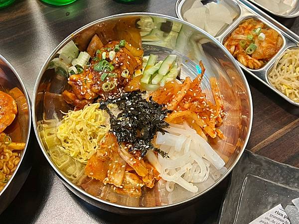 (台中韓式餐廳)燒酒杯韓式餐酒館~料好實在豆腐鍋、卡滋韓式起 (台中韓式餐廳)燒酒杯韓式餐酒館~料好實在豆腐鍋、卡滋韓式起