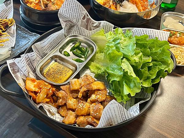 (台中韓式餐廳)燒酒杯韓式餐酒館~料好實在豆腐鍋、卡滋韓式起 (台中韓式餐廳)燒酒杯韓式餐酒館~料好實在豆腐鍋、卡滋韓式起