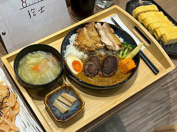 （美食）拾士～手打牛堡排、香煎牙腿、郁香料咖哩、