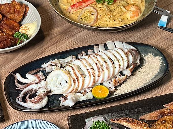 +(板橋美食)暮樂町居酒屋~2023新北耶誕城美食推薦!再訪 +(板橋美食)暮樂町居酒屋~2023新北耶誕城美食推薦!再訪
