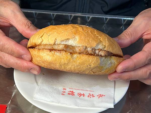 （內壢美食）永芯茶檔茶餐廳～桃園高人氣港式專賣店！豬扒肉公仔