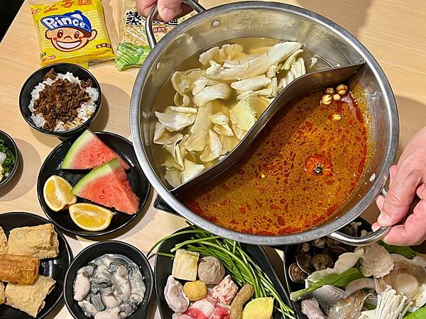 (永和吃到飽)何家香香麻辣鴛鴦鍋吃到飽~多款肉品、生猛海鮮、 (永和吃到飽)何家香香麻辣鴛鴦鍋吃到飽~多款肉品、生猛海鮮、
