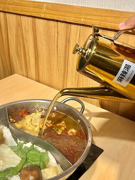 (永和吃到飽)何家香香麻辣鴛鴦鍋吃到飽~多款肉品、生猛海鮮、 (永和吃到飽)何家香香麻辣鴛鴦鍋吃到飽~多款肉品、生猛海鮮、