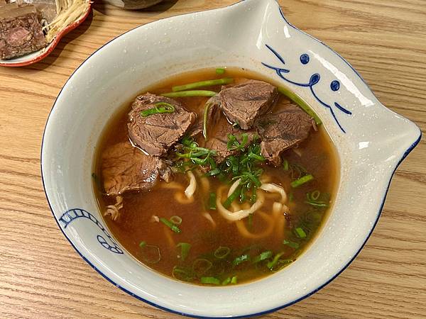 （西屯美食）瘋拌麵～五大堅持麵食好吃又安心！椒麻牛肉麵超好吃