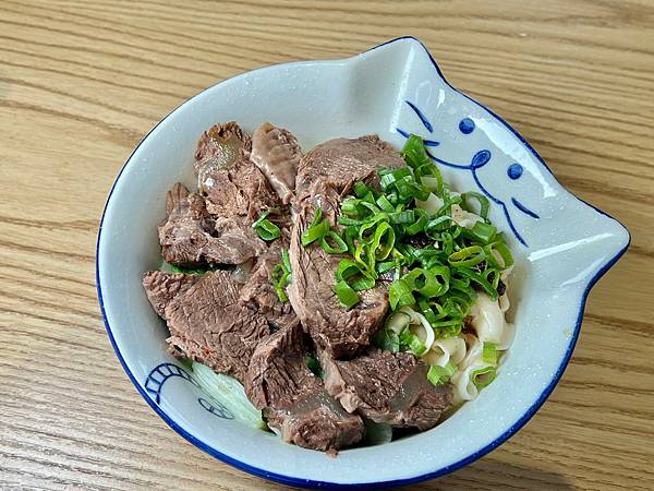 ＊（西屯美食）瘋拌麵～五大堅持麵食好吃又安心！椒麻牛肉麵超好